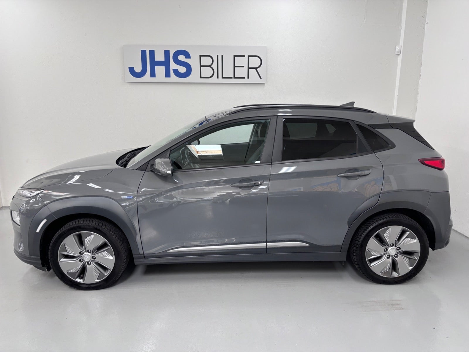 Grå Hyundai Kona fra 2020