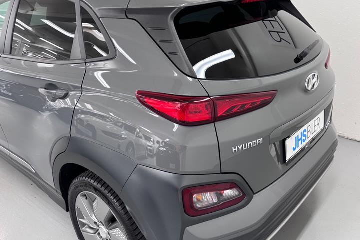 Grå Hyundai Kona fra 2020