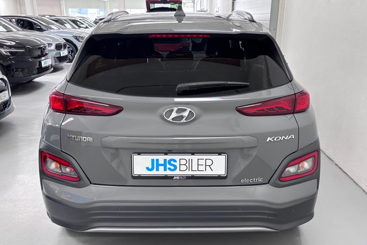 Grå Hyundai Kona fra 2020