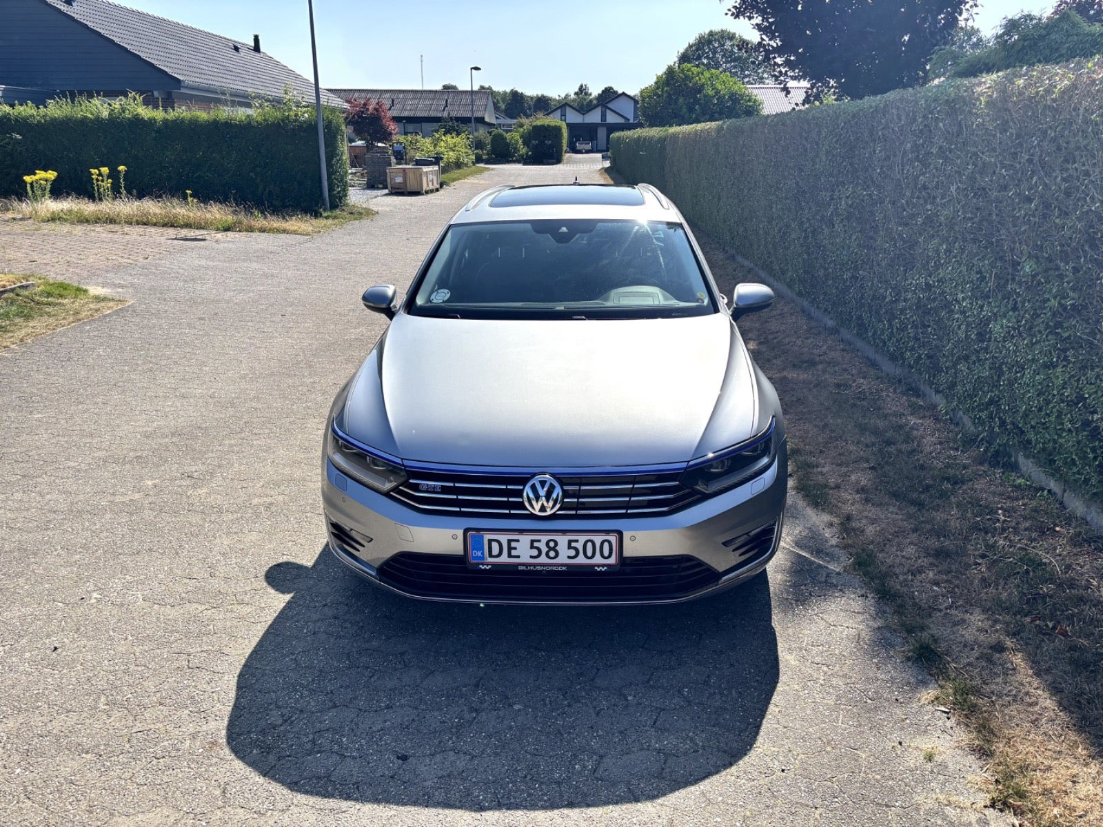Grå VW Passat fra 2015