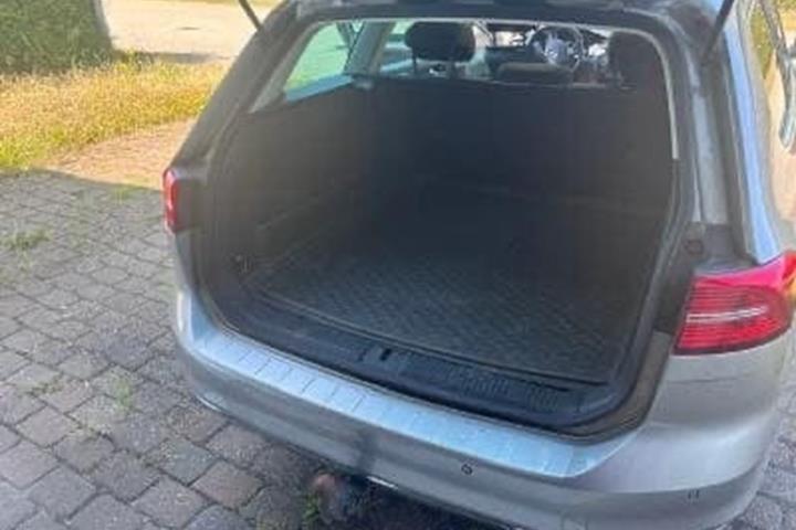 Grå VW Passat fra 2015