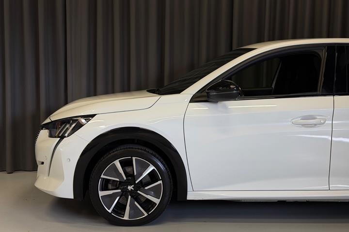 Hvid Peugeot e-208 fra 2022