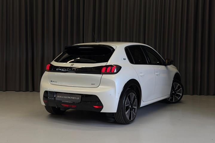 Hvid Peugeot e-208 fra 2022