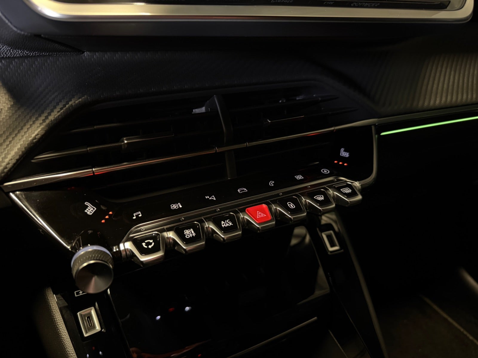 Hvid Peugeot e-208 fra 2022