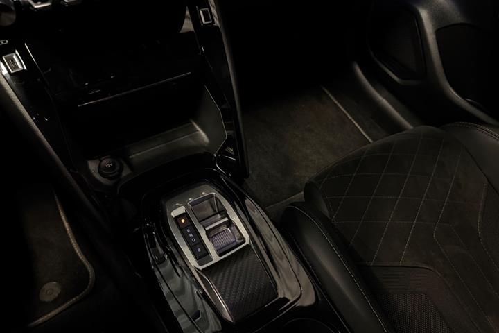 Hvid Peugeot e-208 fra 2022
