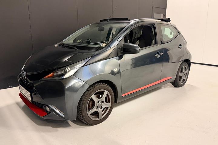 Grå Toyota Aygo fra 2016