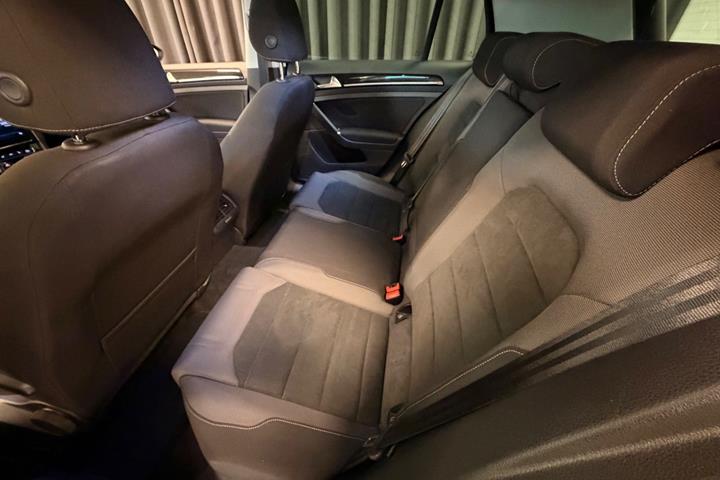 Sort VW Golf VII fra 2018