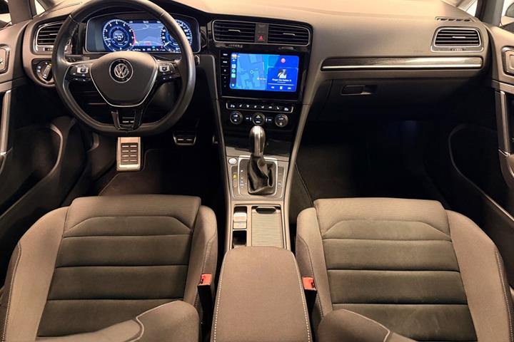 Sort VW Golf VII fra 2018
