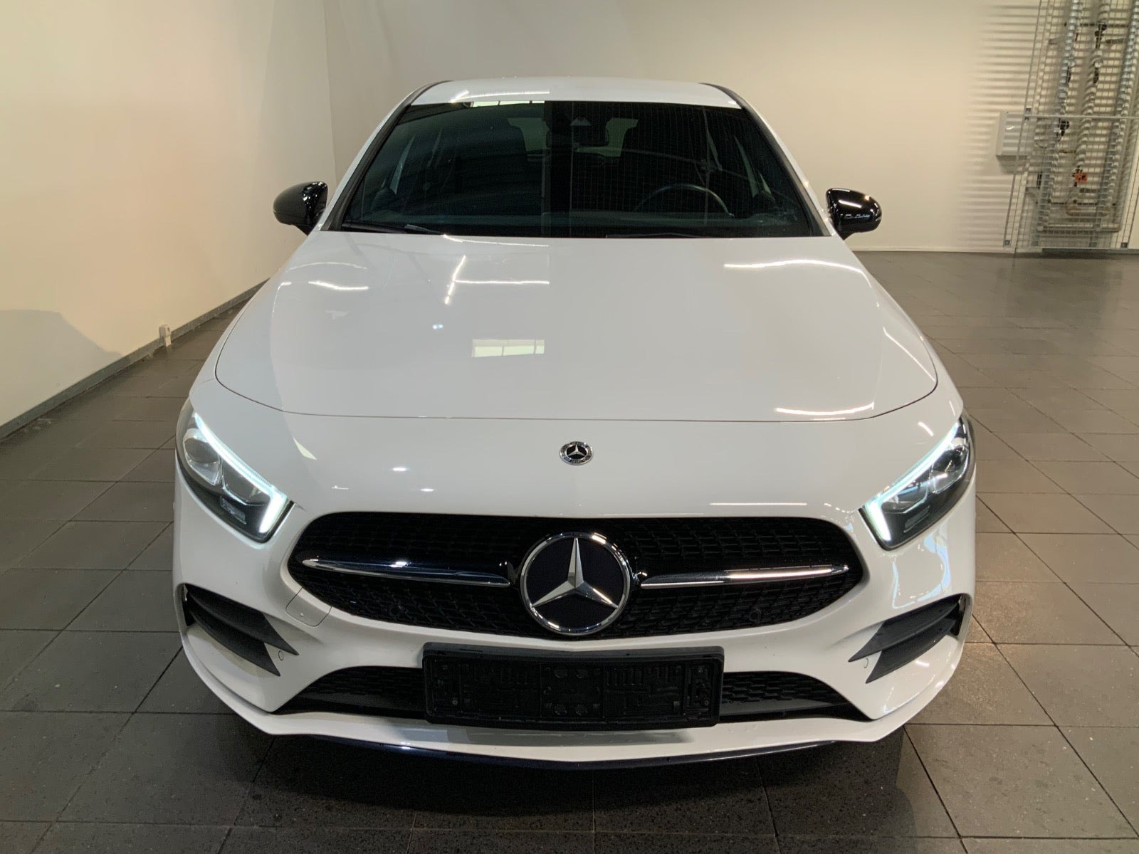 Hvid Mercedes A250 e fra 2020
