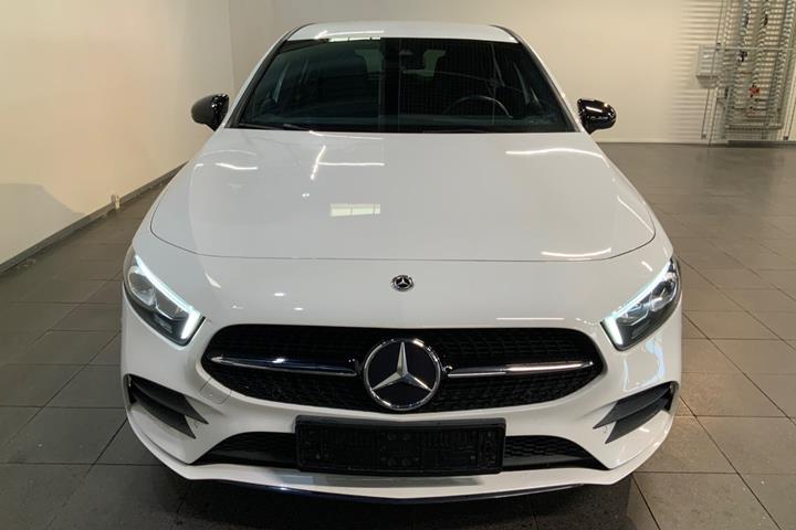 Hvid Mercedes A250 e fra 2020