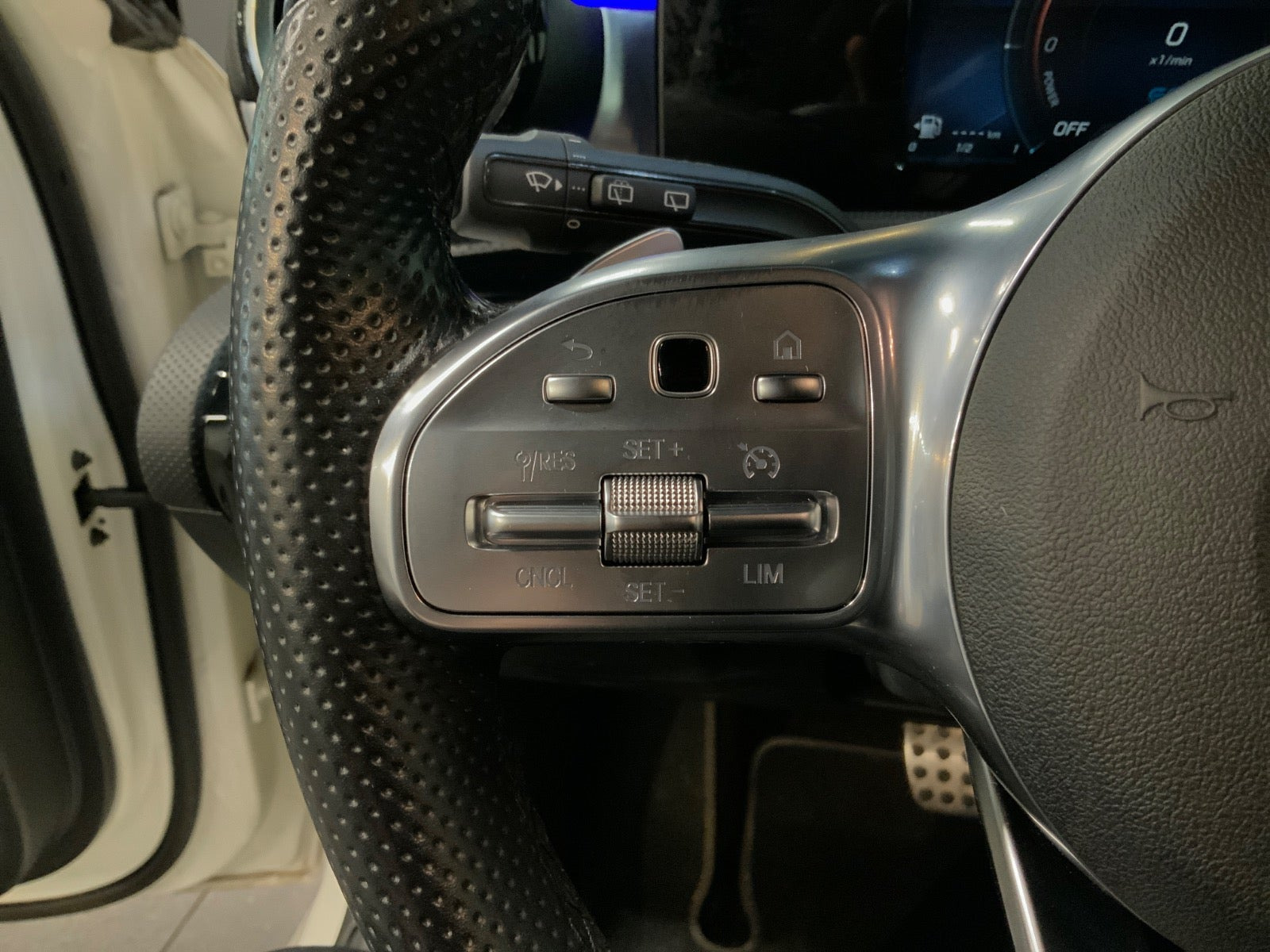 Hvid Mercedes A250 e fra 2020