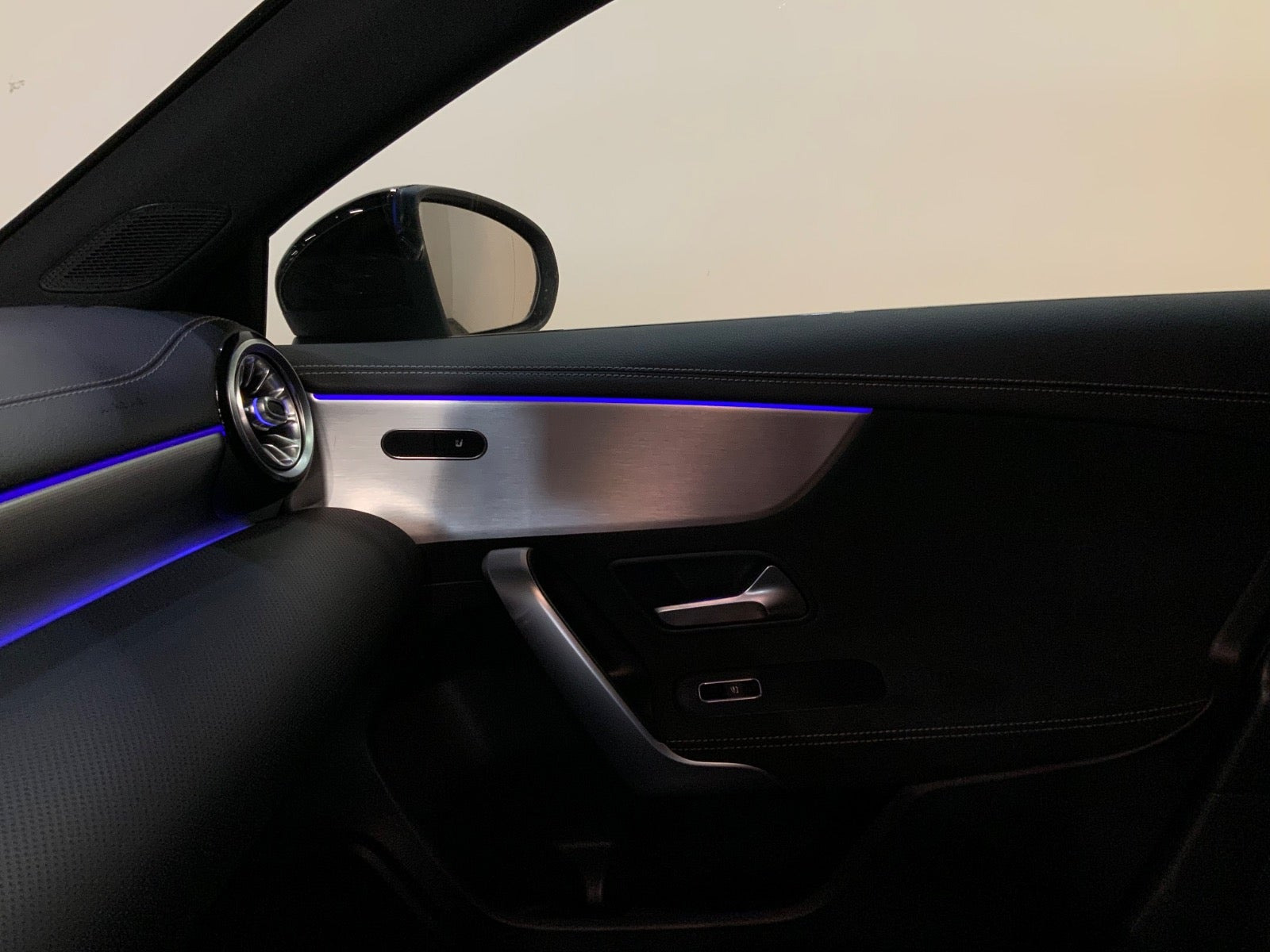 Hvid Mercedes A250 e fra 2020