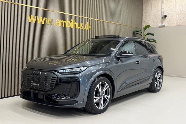 Grå Audi Q6 e-tron fra 2025