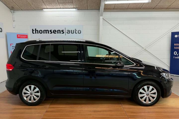 Sort VW Touran fra 2021