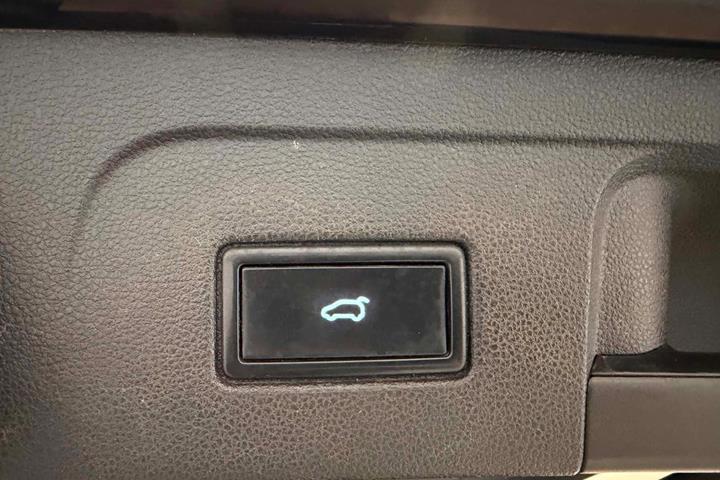 Sort VW Touran fra 2021