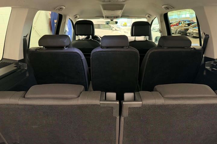 Sort VW Touran fra 2021