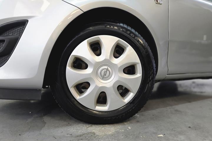 Grå Opel Corsa fra 2014