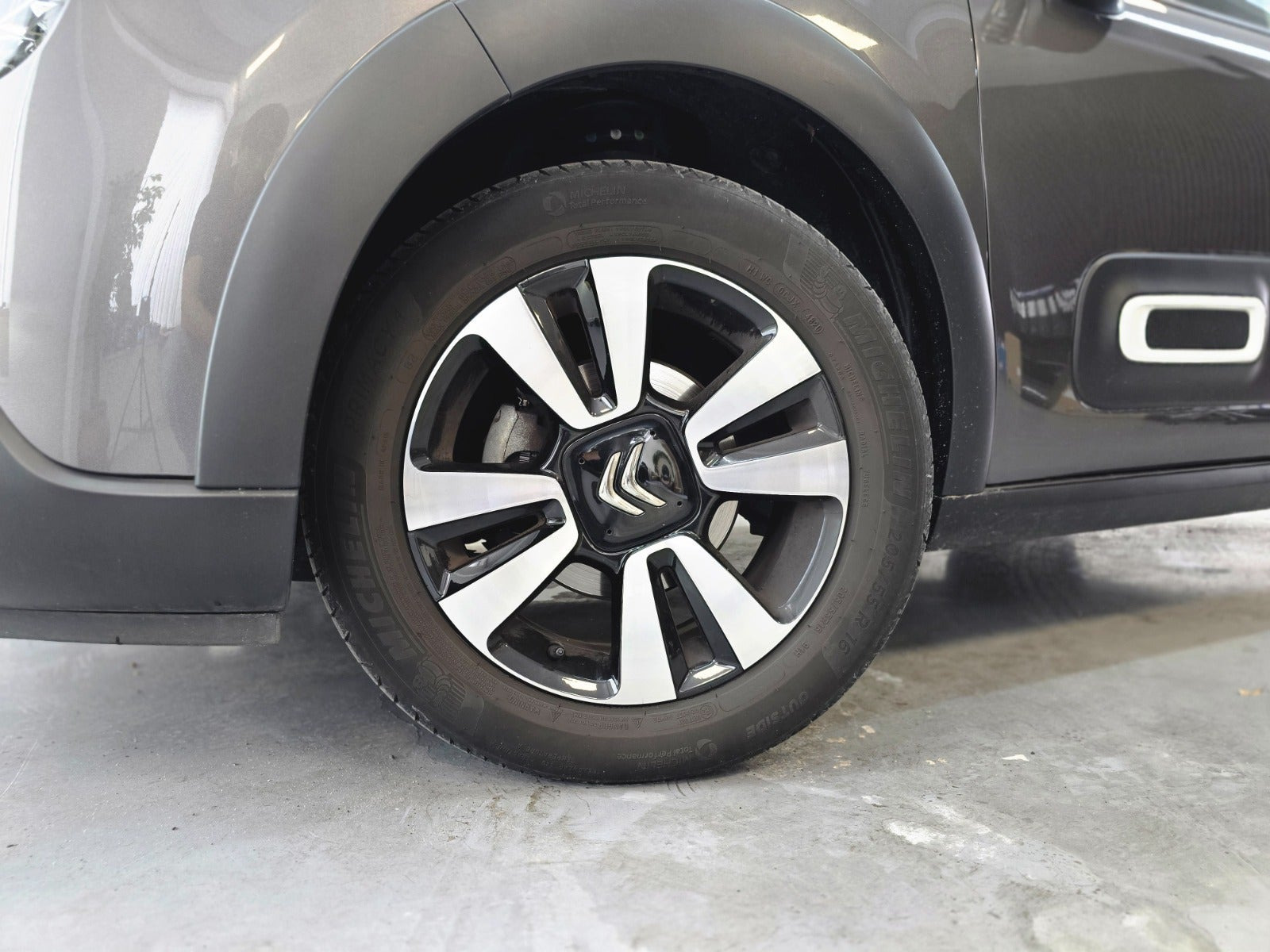 Grå Citroën C3 fra 2021