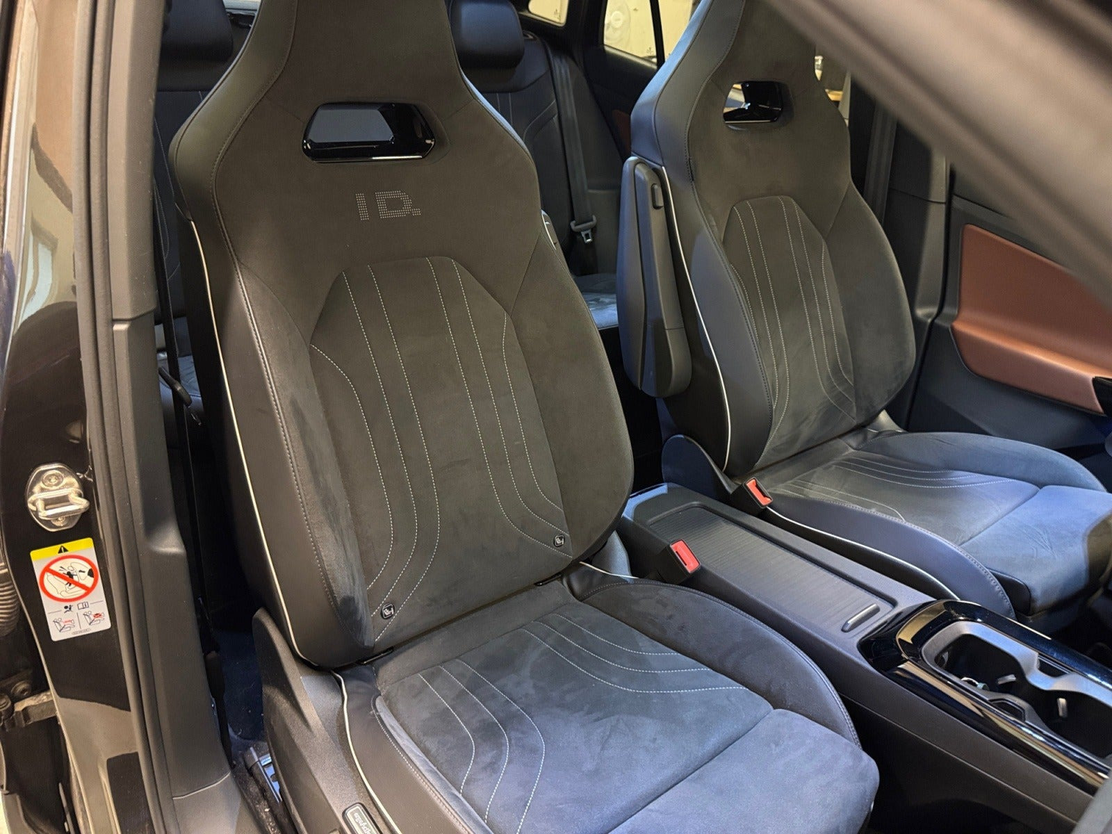 Grå VW ID.4 fra 2021