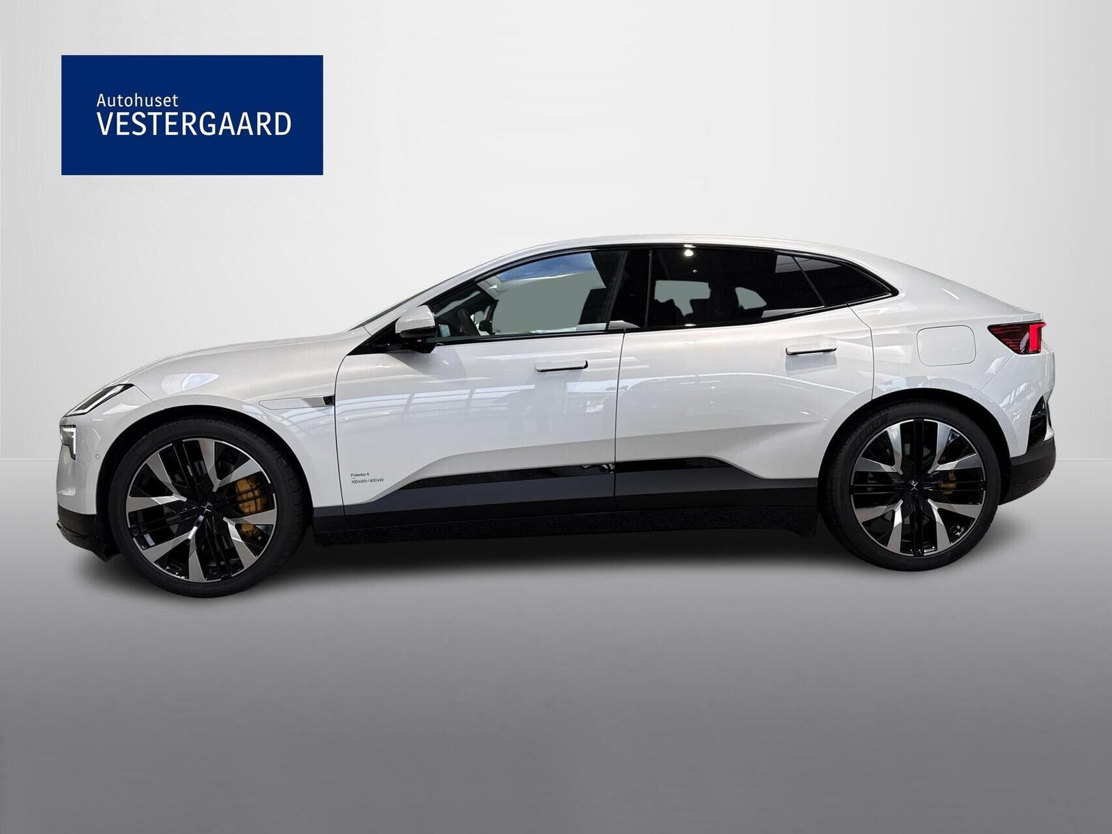 Hvid Polestar 4 fra 2024