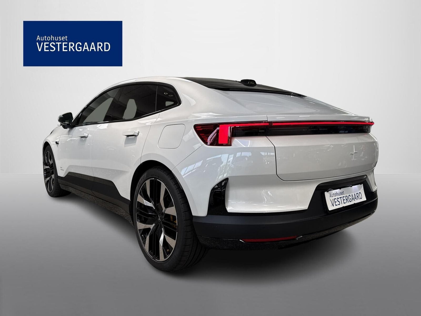 Hvid Polestar 4 fra 2024