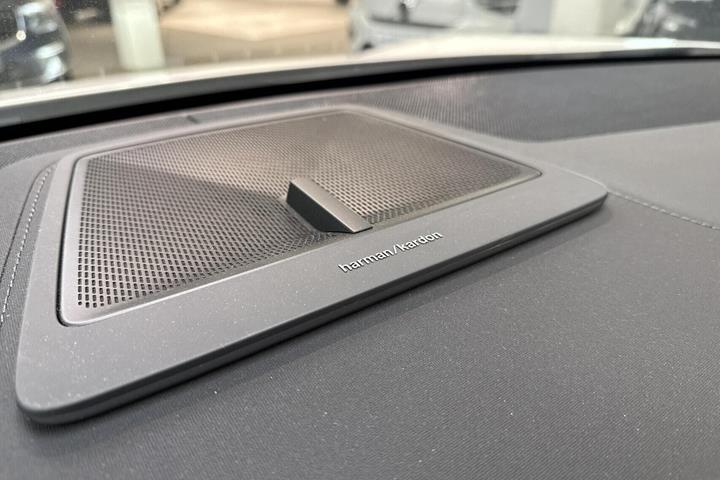Hvid Polestar 4 fra 2024