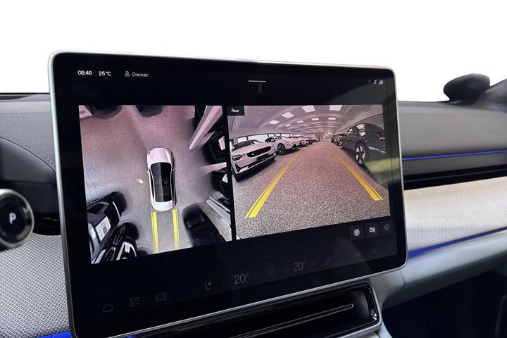 Hvid Polestar 4 fra 2024