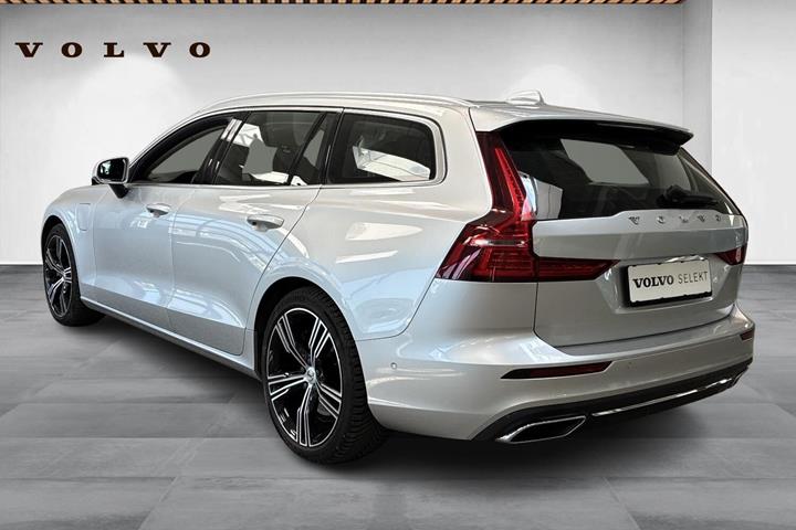 Sølv Volvo V60 fra 2021