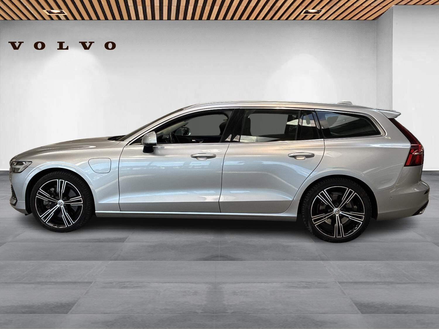 Sølv Volvo V60 fra 2021