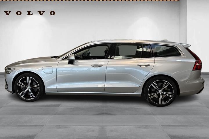 Sølv Volvo V60 fra 2021