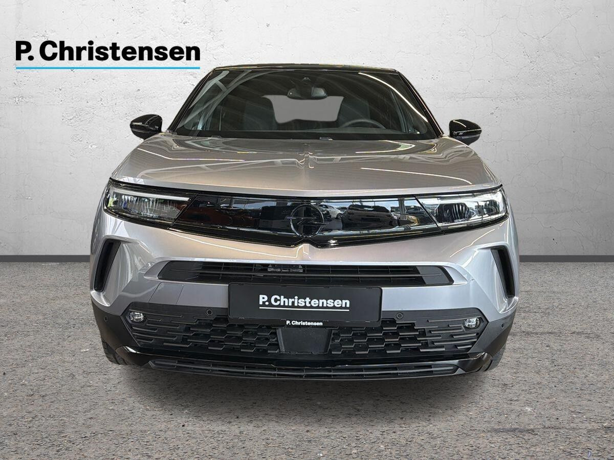 Grå Opel Mokka-e fra 2024