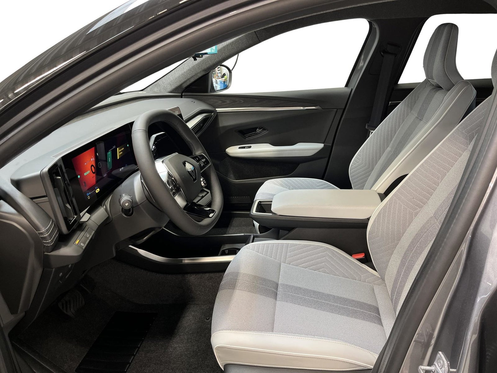 Grå Renault Scenic E-Tech fra 2025