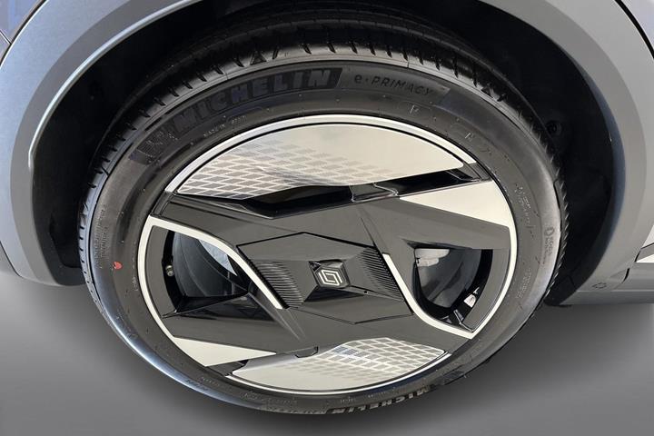 Grå Renault Scenic E-Tech fra 2025