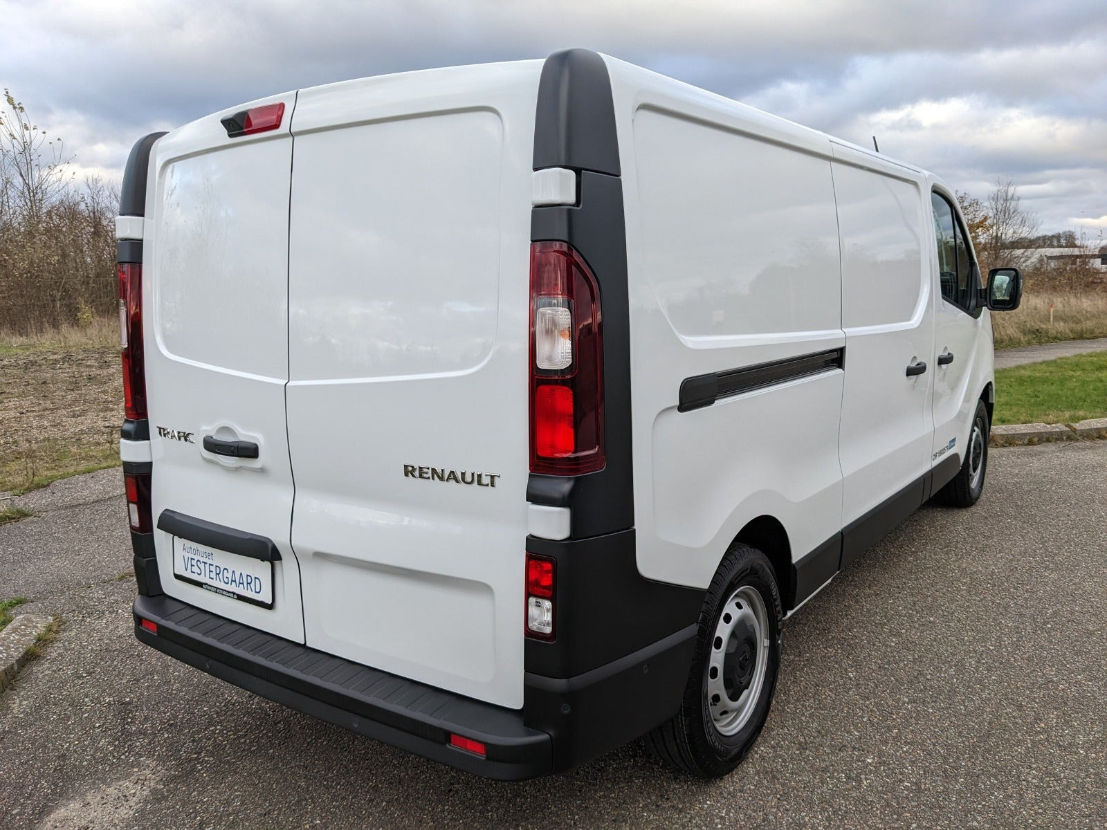 Hvid Renault Trafic fra 2022