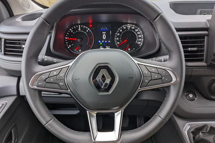 Hvid Renault Trafic fra 2022
