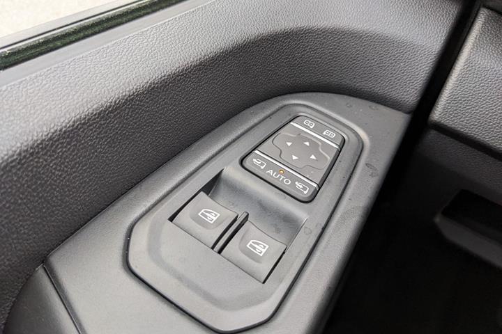 Hvid Renault Trafic fra 2022