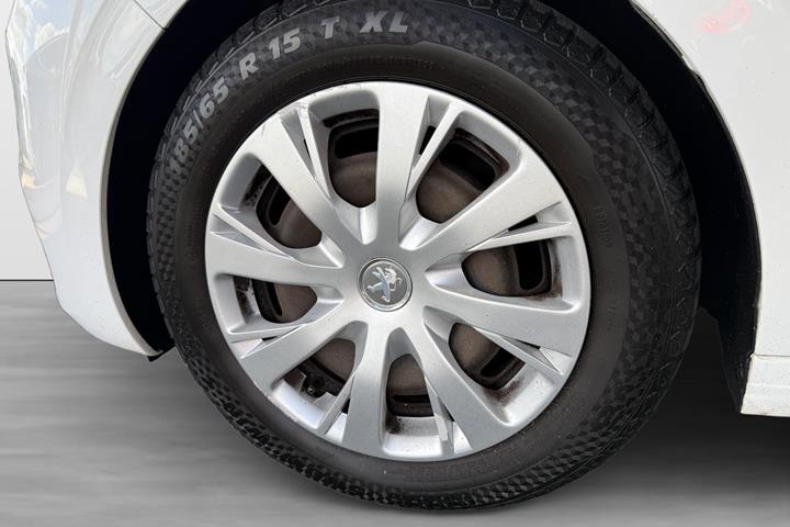 Hvid Peugeot 208 fra 2015
