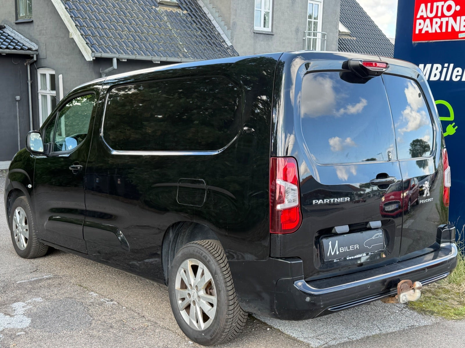 Sort Peugeot Partner fra 2020