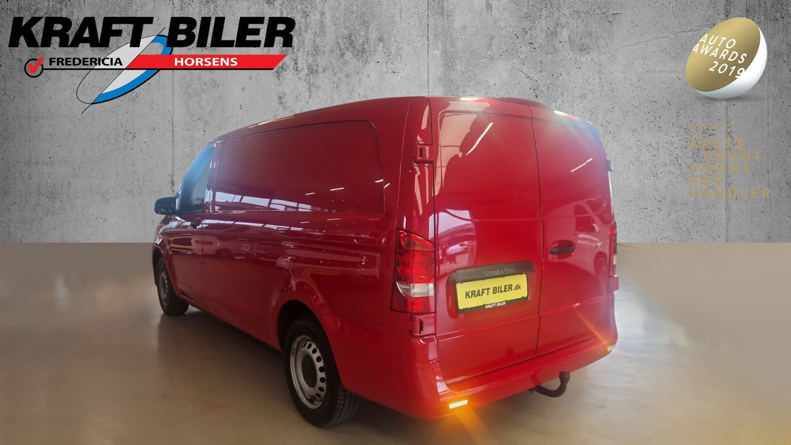 Rød Mercedes Vito 114 fra 2022