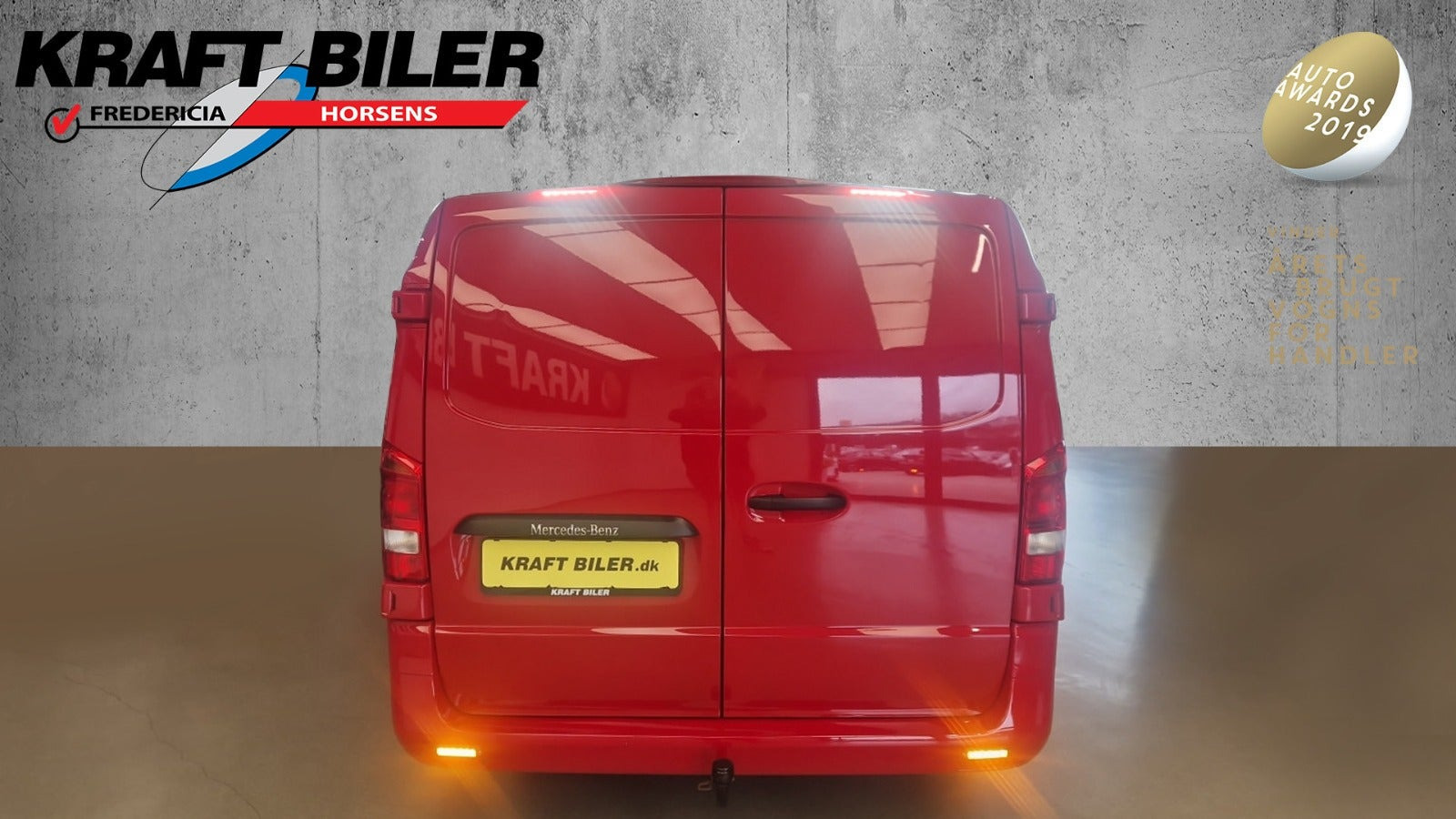 Rød Mercedes Vito 114 fra 2022