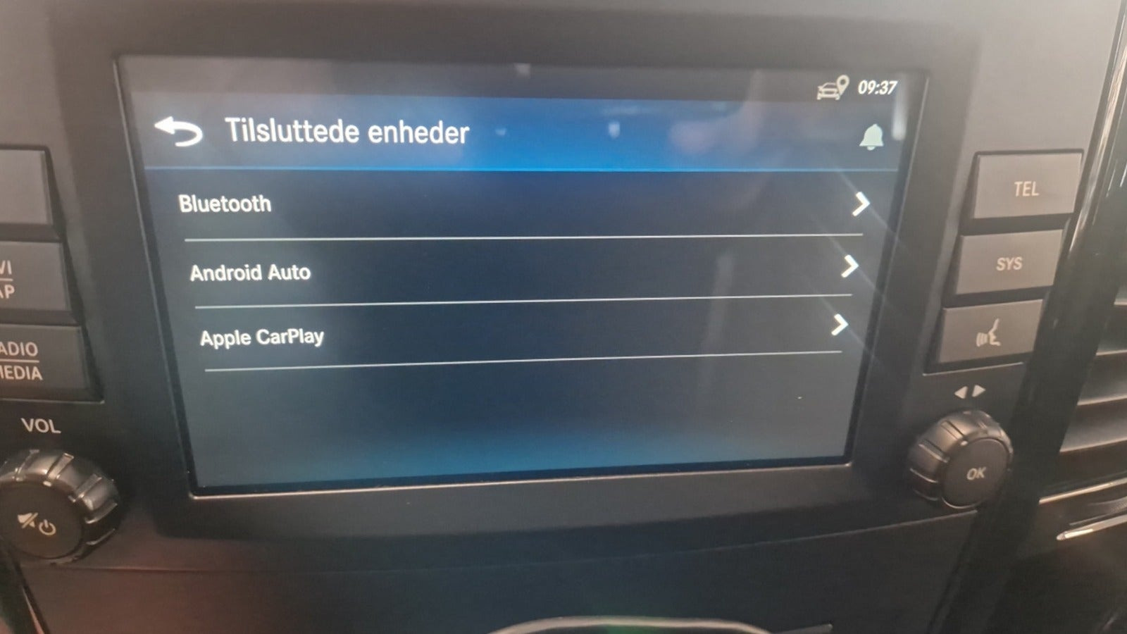 Rød Mercedes Vito 114 fra 2022