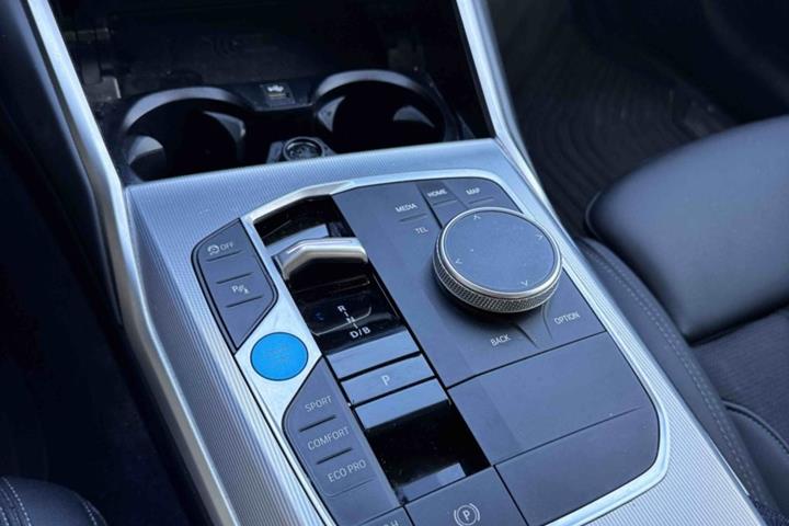 Sort BMW i4 fra 2023