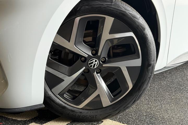 Hvid VW ID.3 fra 2023