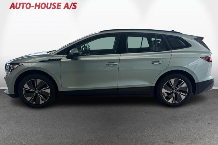 Blå Skoda Enyaq fra 2024