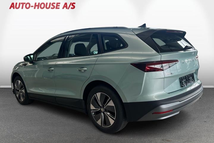 Blå Skoda Enyaq fra 2024