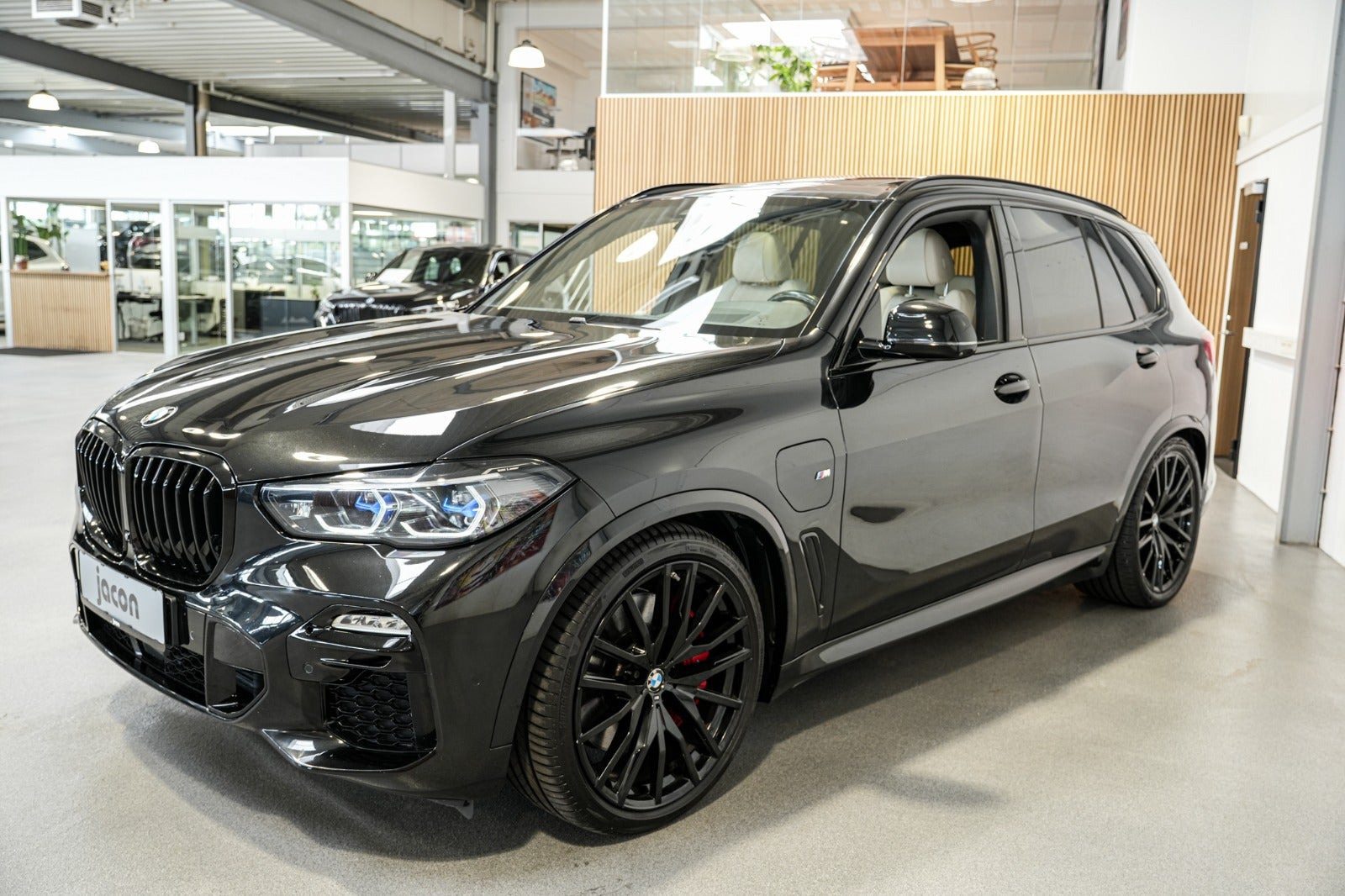 Sort BMW X5 fra 2021