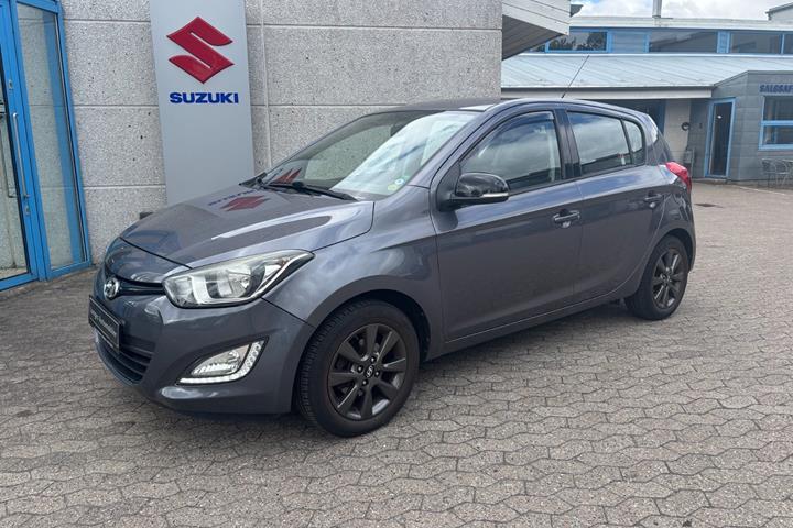 Grå Hyundai i20 fra 2014