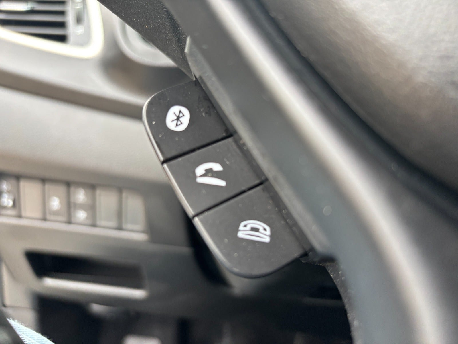 Grå Suzuki Baleno fra 2018