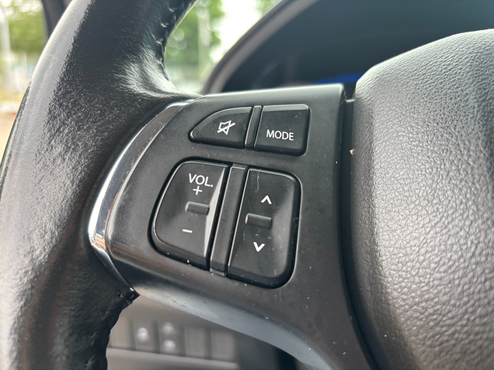 Grå Suzuki Baleno fra 2018
