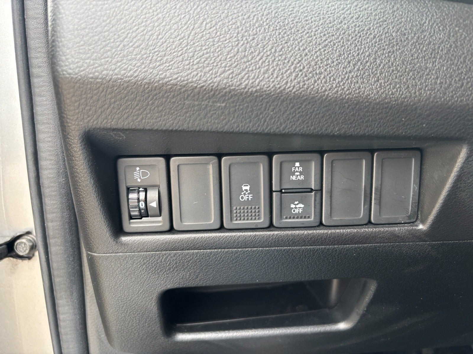 Grå Suzuki Baleno fra 2018